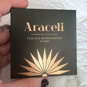 Araceli highlighter